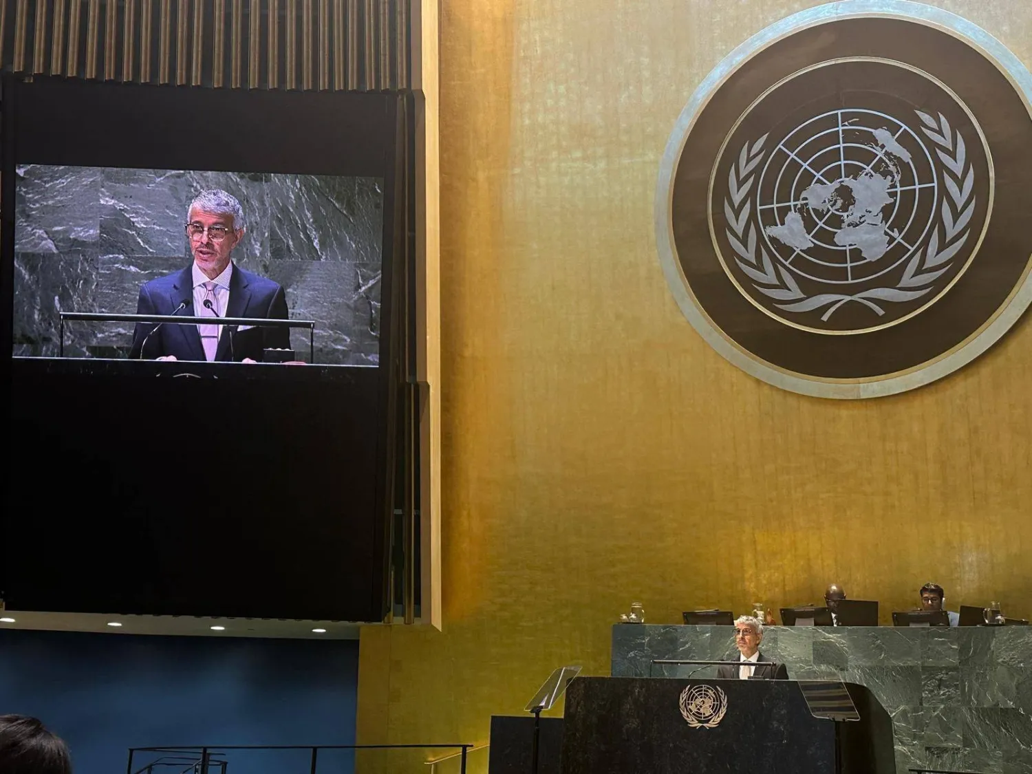 الدكتور عبد العزيز الواصل يلقي كلمة أمام الجمعية العامة للأمم المتحدة خلال تقديمه مشروع القرار للاعتماد (واس)
