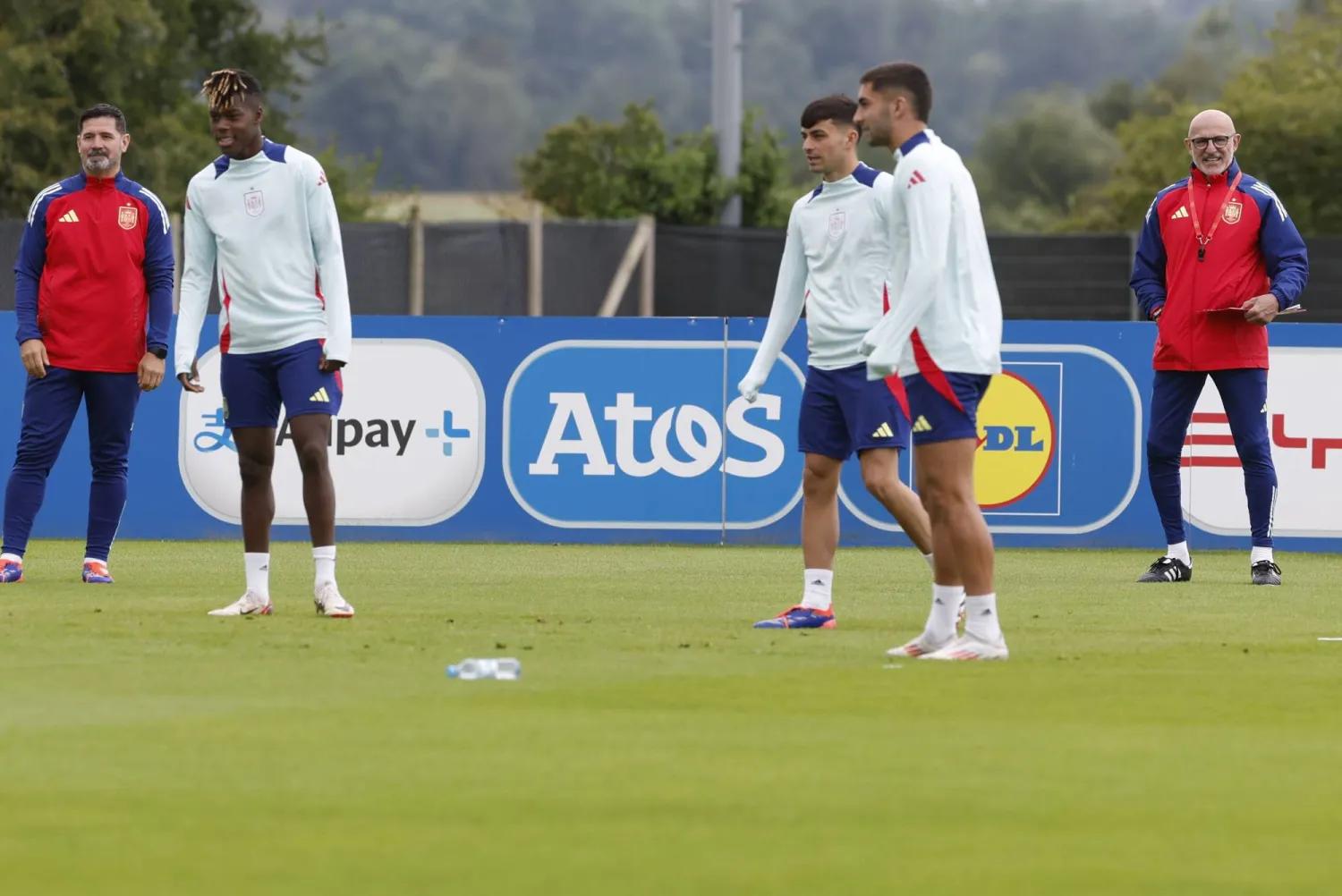 بيدري قال إن توقيع برشلونة مع ويليامز سيكون صفقة مذهلة (إ.ب.أ)