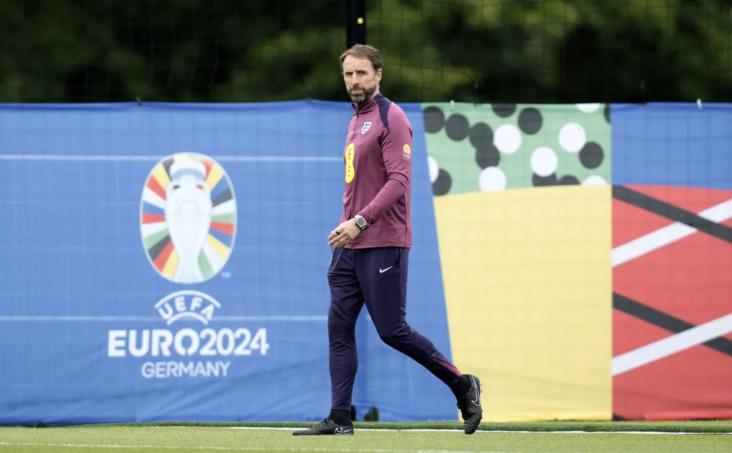 غاريث ساوثغيت خلال التدريبات الأخيرة للمنتخب الإنجليزي (أ.ب)