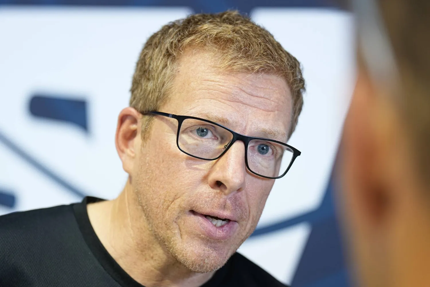 بيرند بيرخان مدرب السباحة الألماني (د.ب.أ)