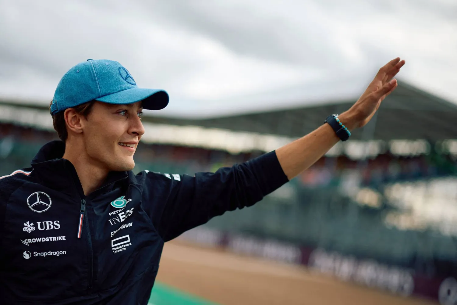 جائزة بريطانيا الكبرى: راسل الأسرع في التجارب الحرة الأخيرة