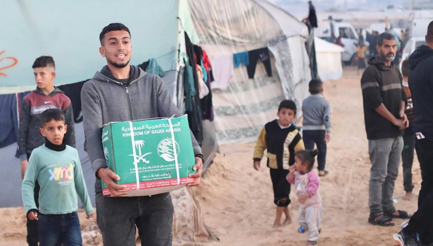 المساعدات السعودية تتواصل لمساعدة المتضررين في غزة (واس)