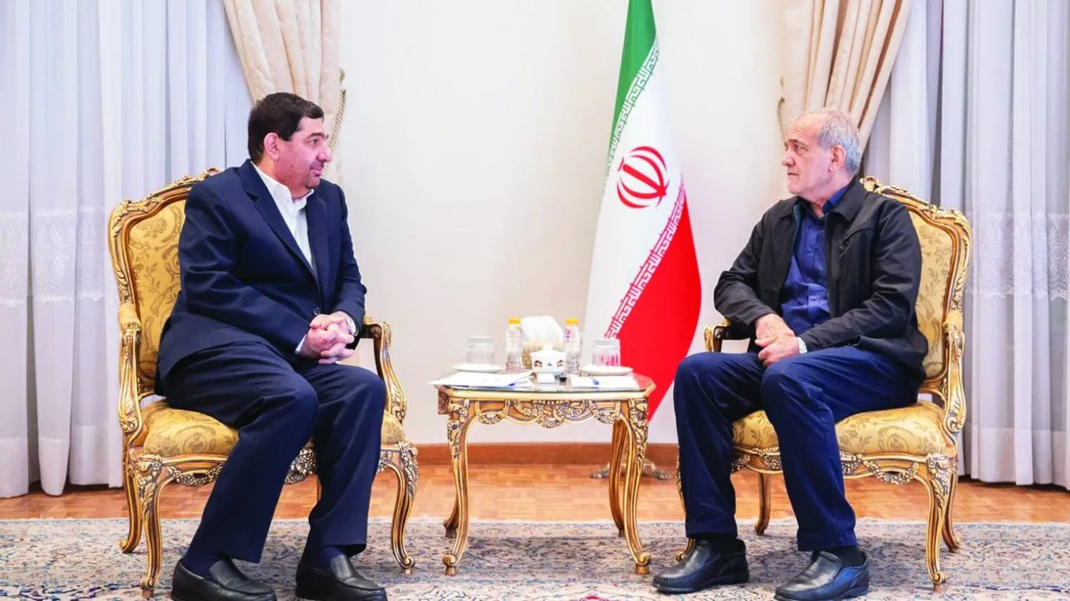 Pezeşkiyan, dün ofisinde bir muhabiri kabul etti (İran Cumhurbaşkanlığı)