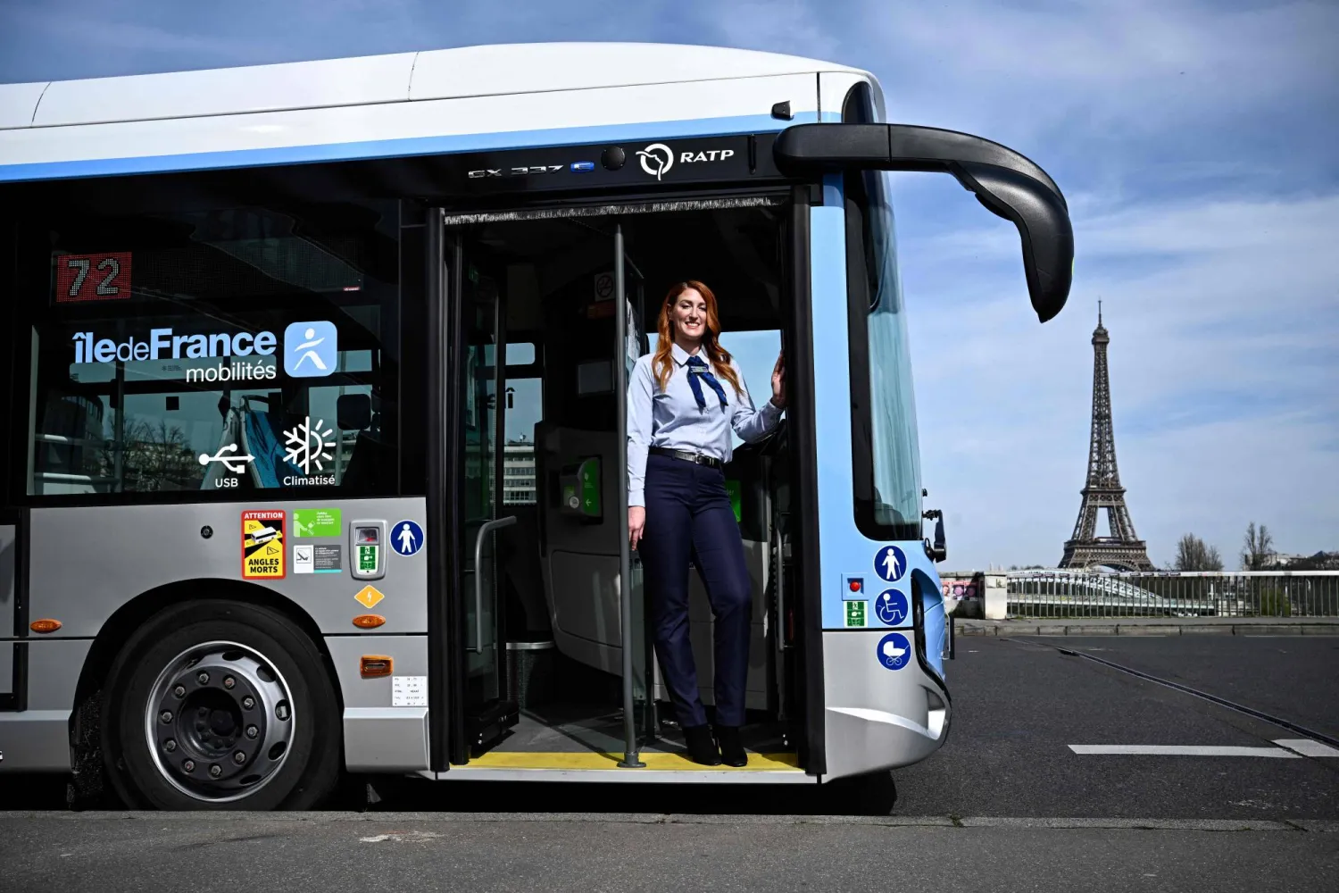 ماري شارلوت سائقة حافلة (أ.ف.ب)