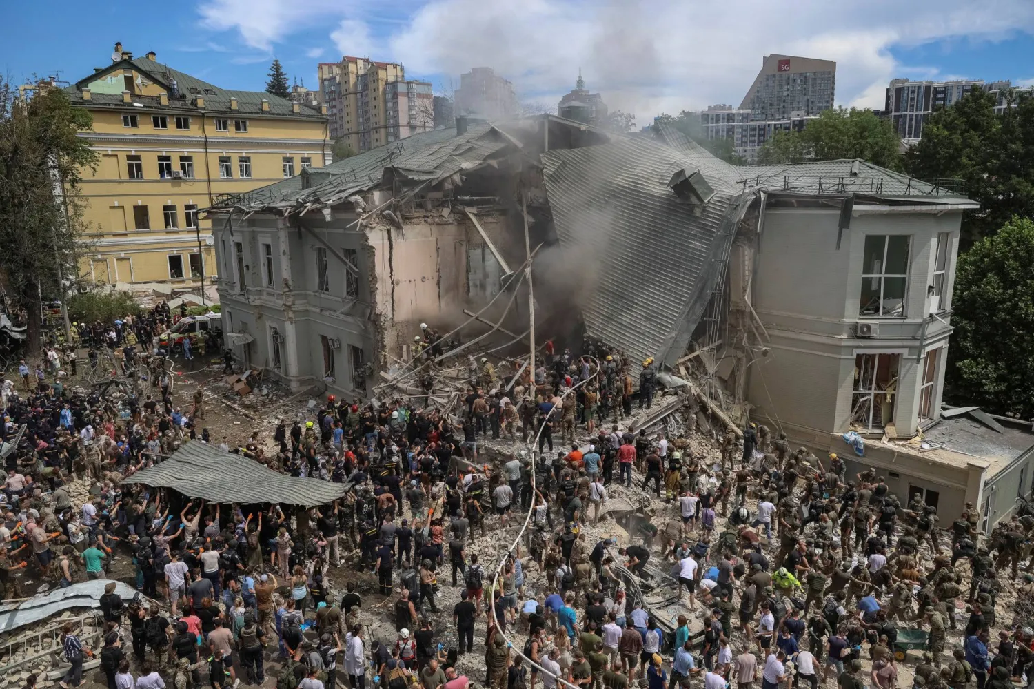 Rescuers work at Ohmatdyt Children's Hospital that was damaged during Russian missile strikes, amid Russia's attack on Ukraine, in Kyiv, Ukraine July 8, 2024. REUTERS/Oleksandr Ratushniak/ File Photo