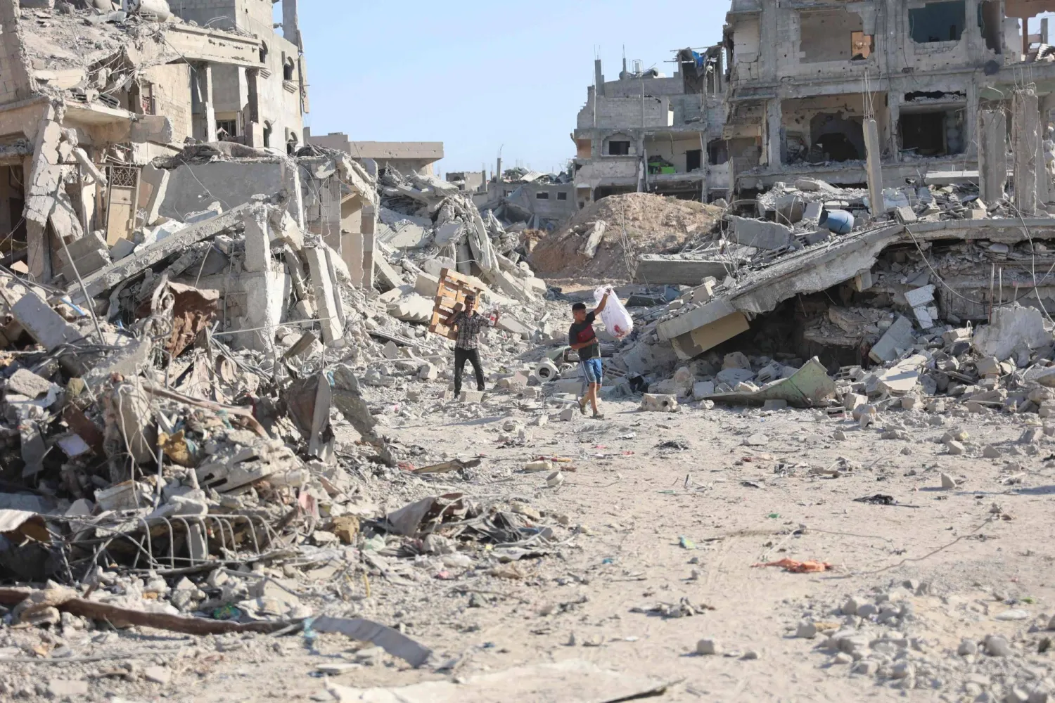 جانب من الدمار جراء الغارات الإسرائيلية على قطاع غزة (أ.ف.ب)