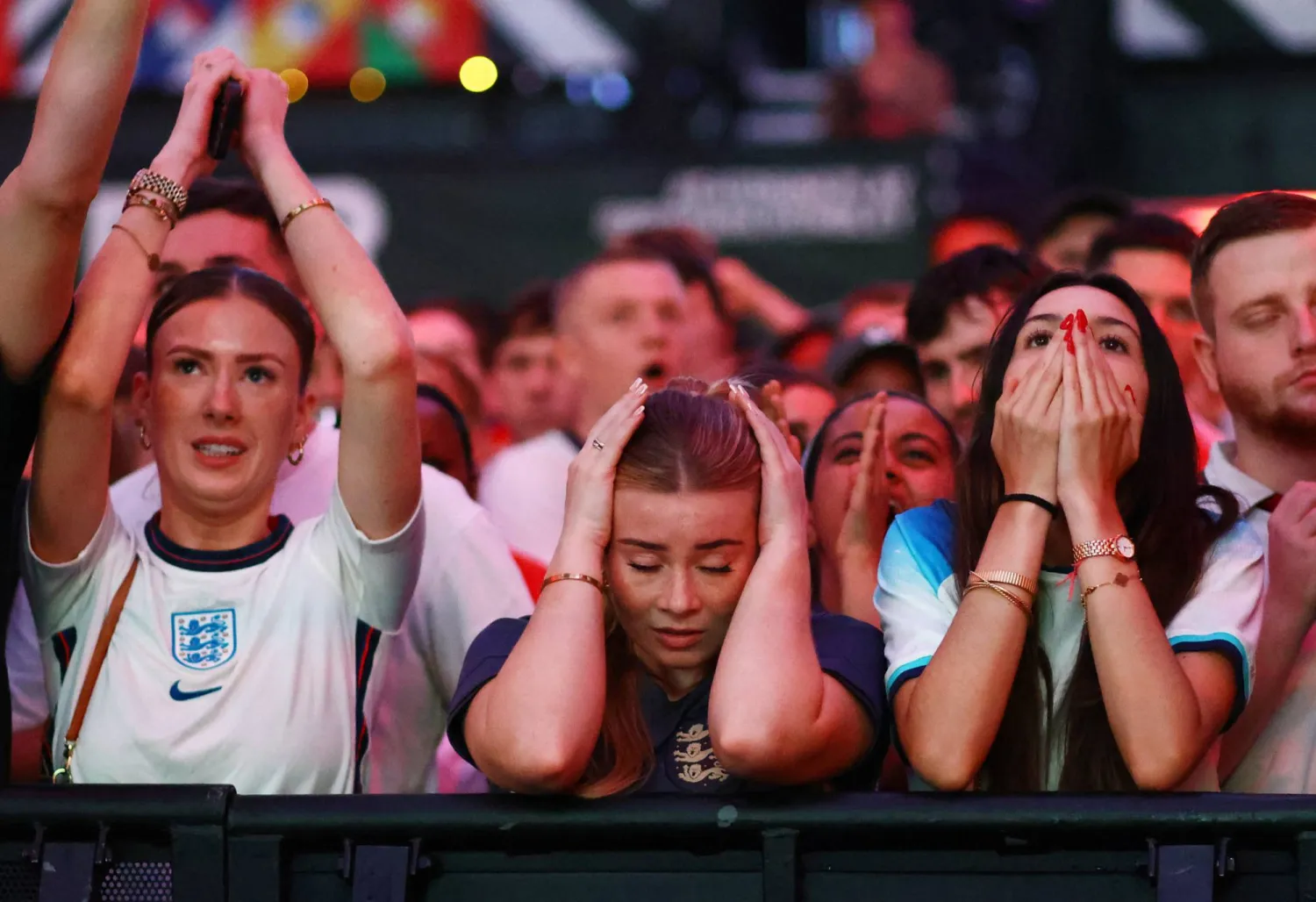 «يويفا» راضٍ عن الحضور الجماهيري في أمم أوروبا (رويترز)