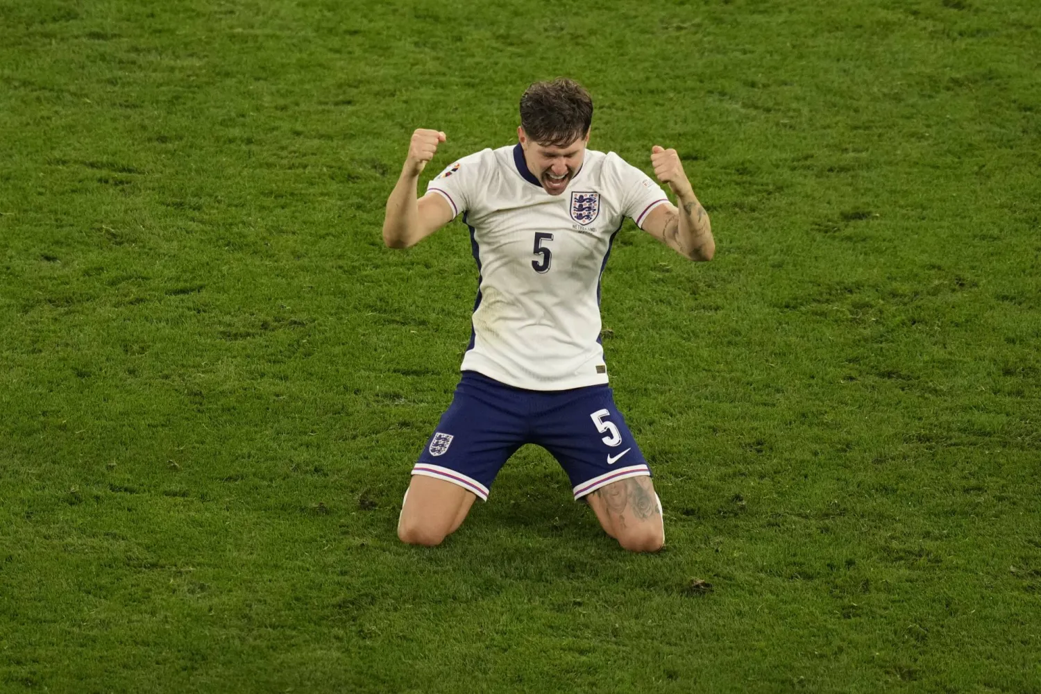 جون ستونز يتألق رفقة إنجلترا في «اليورو» (أ.ب)