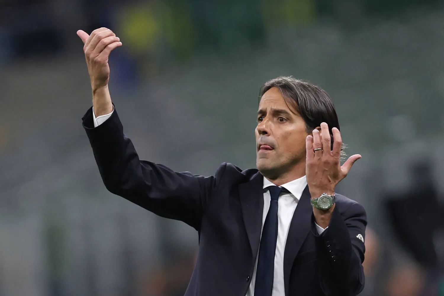 سيموني إنزاغي مستمر في تدريب إنتر ميلان (د.ب.أ)