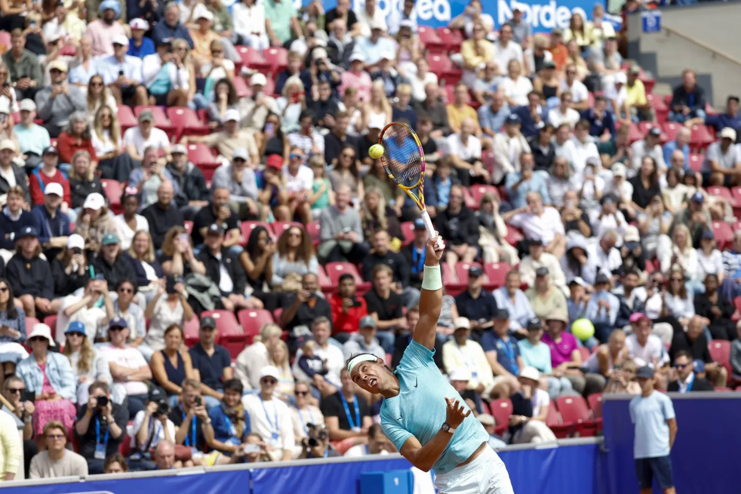 فرض نادال ورود الذي يتدرب في أكاديمية رافا نادال أفضليتهما في المجموعة الأولى (إ.ب.أ)