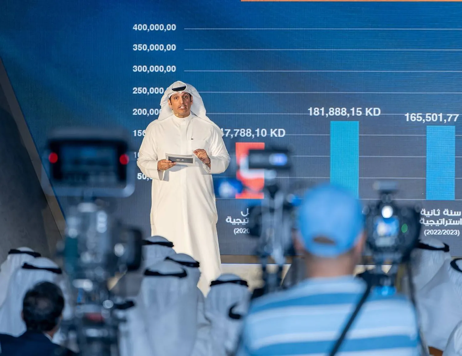 وزير الإعلام والثقافة عبد الرحمن المطيري خلال استعراضه الاستراتيجية الجديدة للوزارة الأحد (كونا)