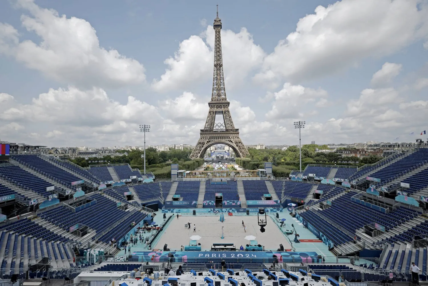 قبل يومين من افتتاح أولمبياد باريس 2024 رسمياً تنطلق المنافسات الرياضية الأربعاء (رويترز)