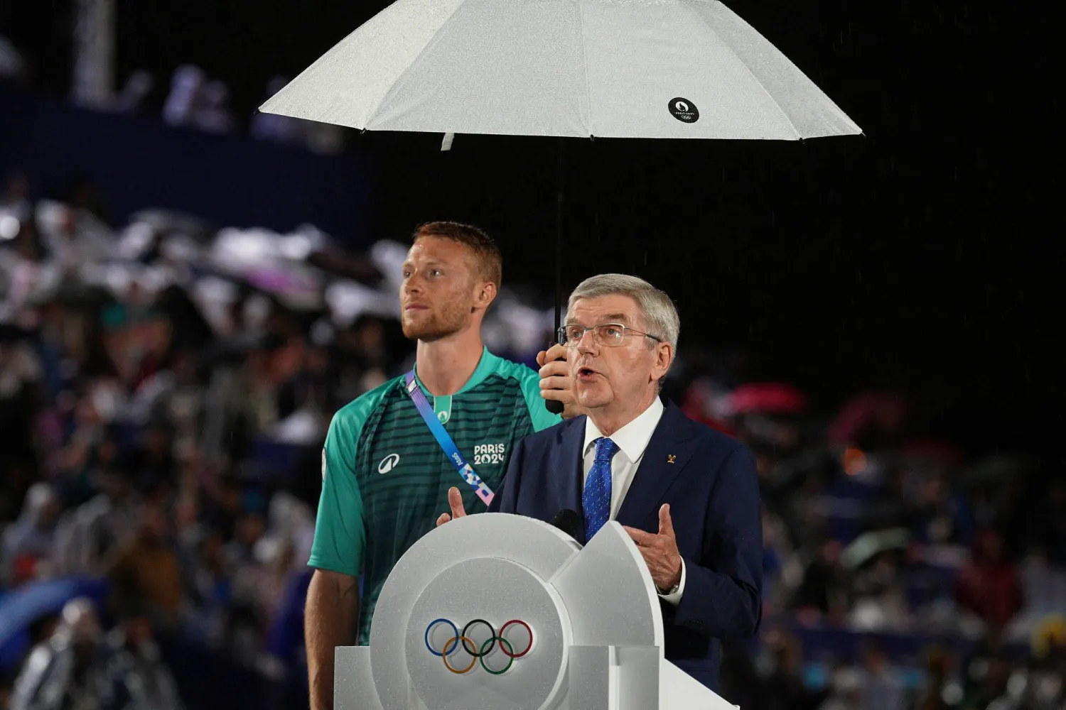 توماس باخ سيعتذر لرئيس كوريا الجنوبية عن خطأ حفل الافتتاح (رويترز)