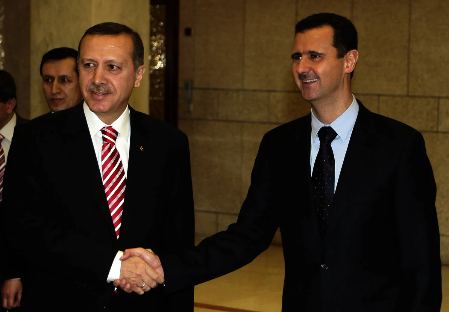 من لقاء سابق بين بشار الأسد ورجب طيب إردوغان في دمشق خلال مايو (أيار) 2008 (أ.ب)