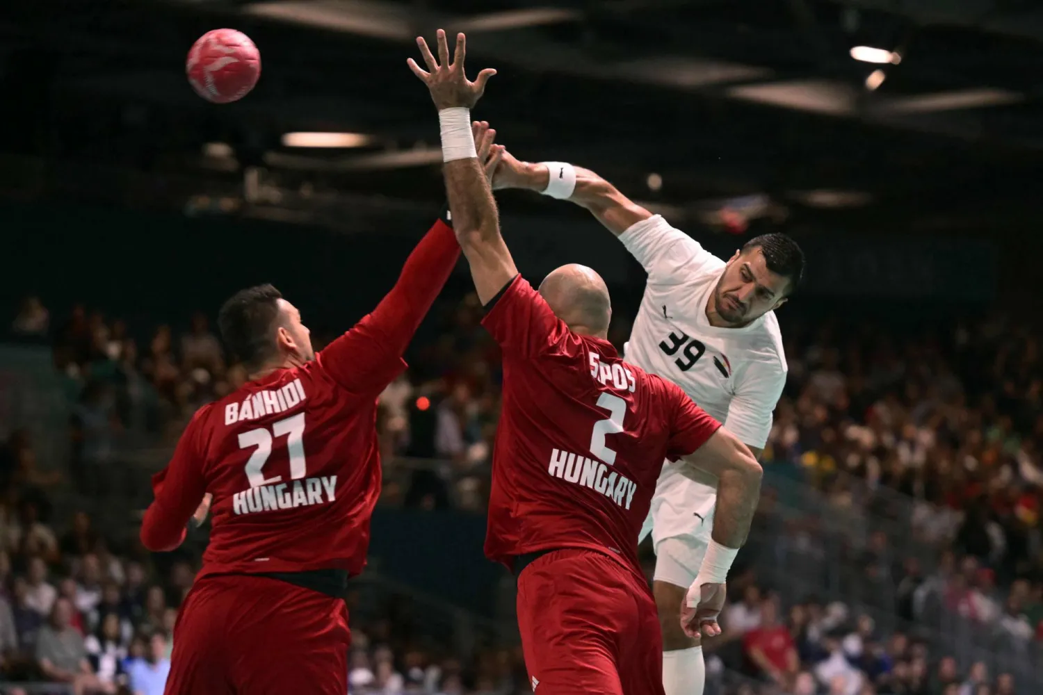 منتخب مصر لكرة اليد هزم المجر بجدارة في أولمبياد باريس (أ.ف.ب)