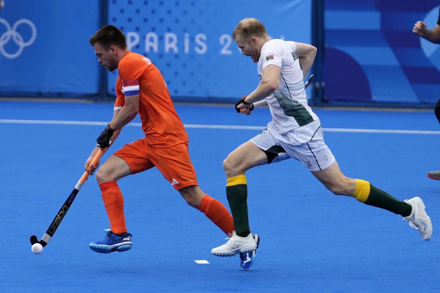 هولندا هزمت جنوب إفريقيا بعد مباراة قوية (أ.ب)