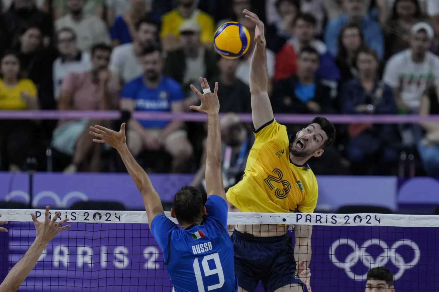 إيطاليا هزمت البرازيل بجدارة في الكرة الطائرة (أ.ب)