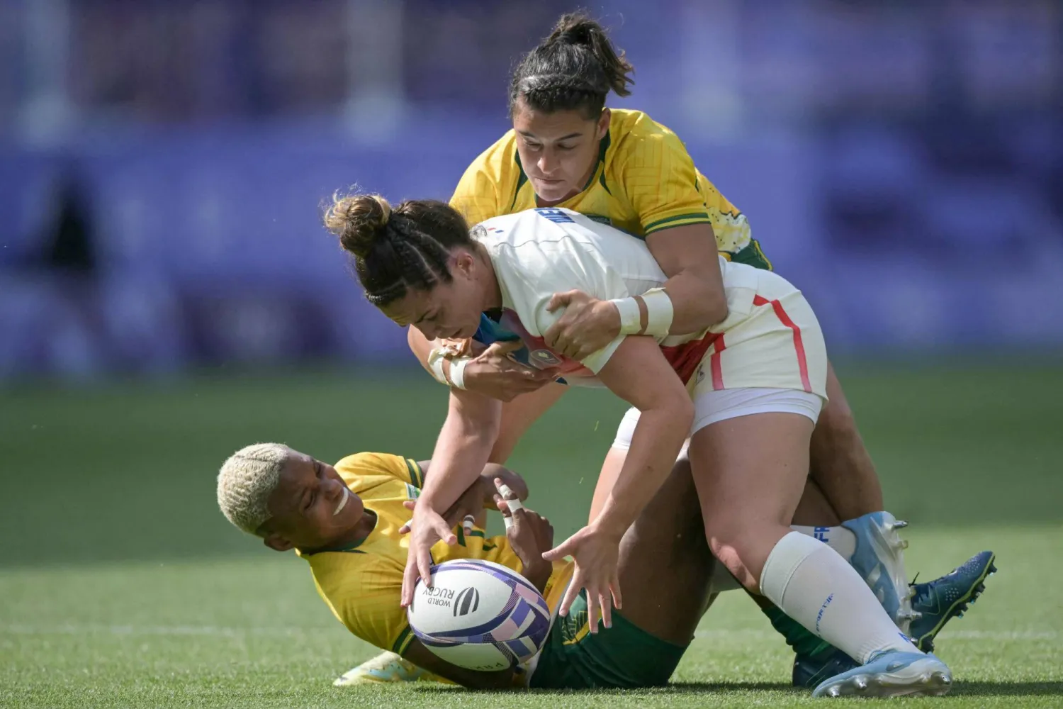 فرنسا اكتسحت البرازيل في «رغبي السيدات»... (أ.ف.ب)