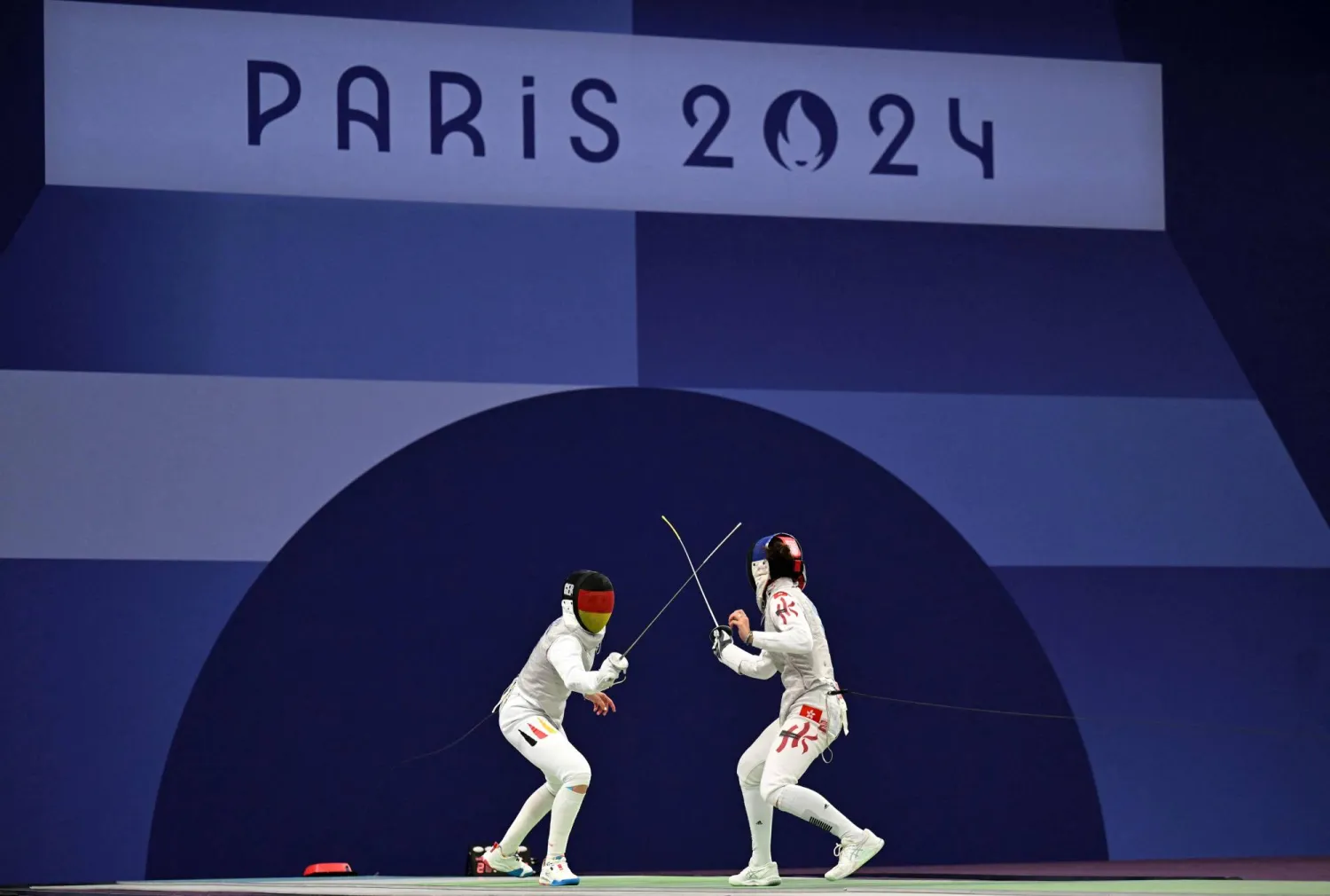 منافسات محتدمة بمسابقات المبارزة في باريس (أ.ف.ب)