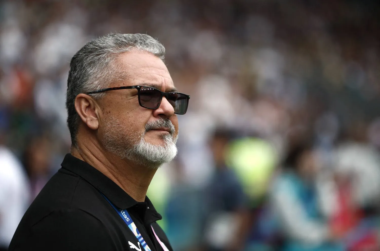 البرازيلي روجيرو ميكالي المدير الفني للمنتخب الأولمبي المصري لكرة القدم (رويترز)