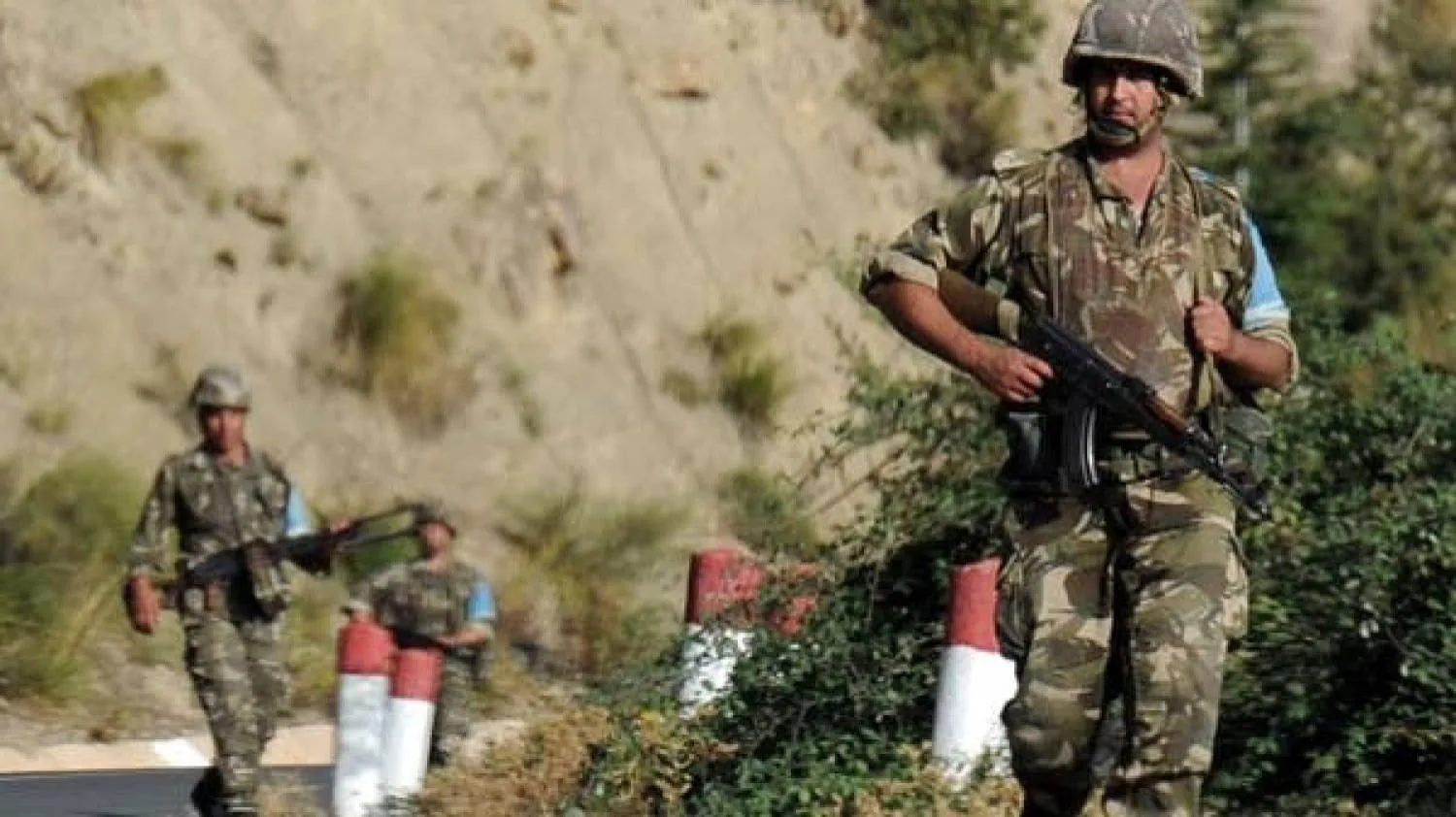 Algerian troops conduct a search operation. (File photo: Reuters)