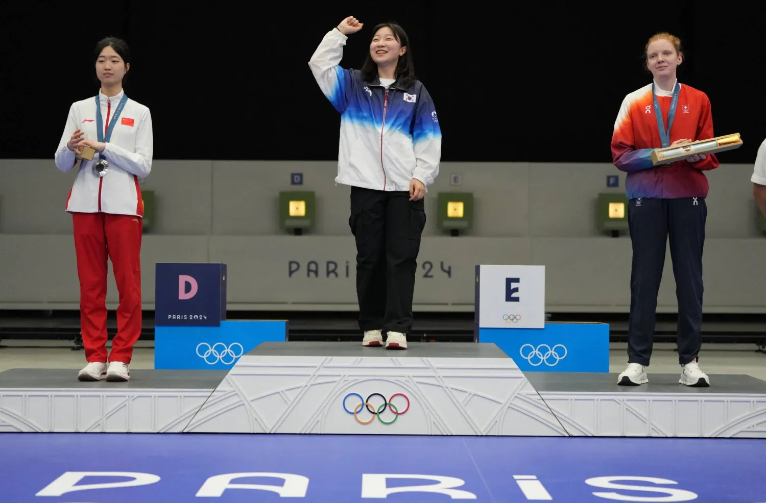 فازت بان هيوجين لاعبة كوريا الجنوبية بالميدالية الذهبية لمنافسات الرماية (رويترز)