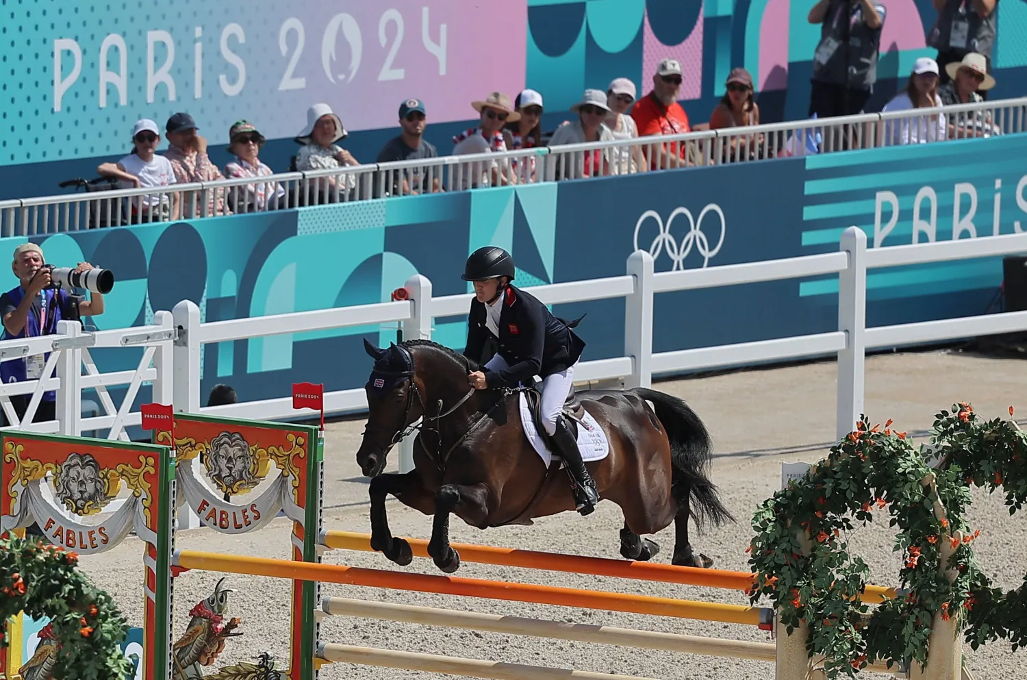 توم مكوين من فريق الفروسية البريطاني (رويترز)