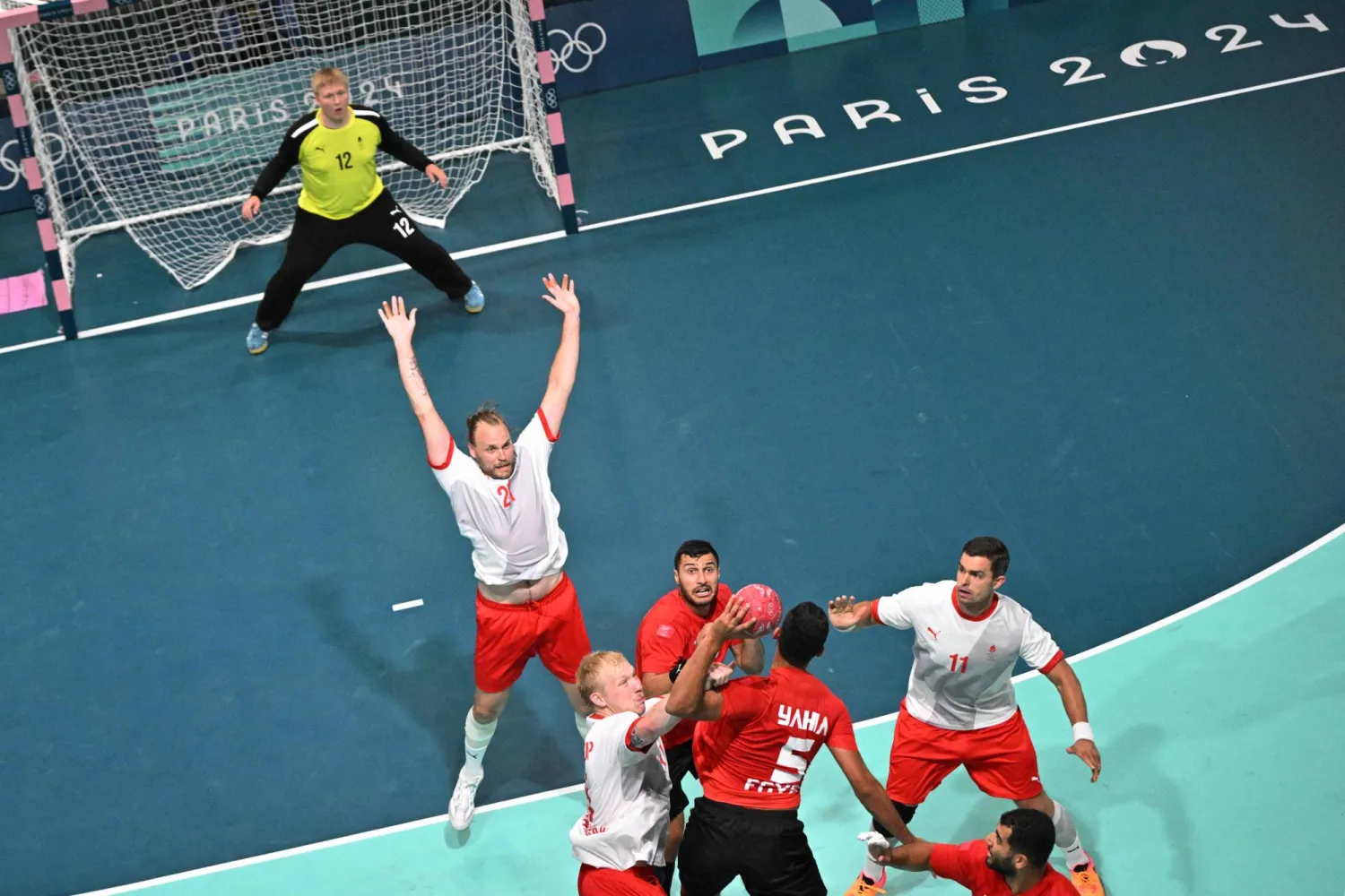 منتخب مصر حاول الانتفاضة لكن الوقت لم يسعفه (أ.ف.ب)