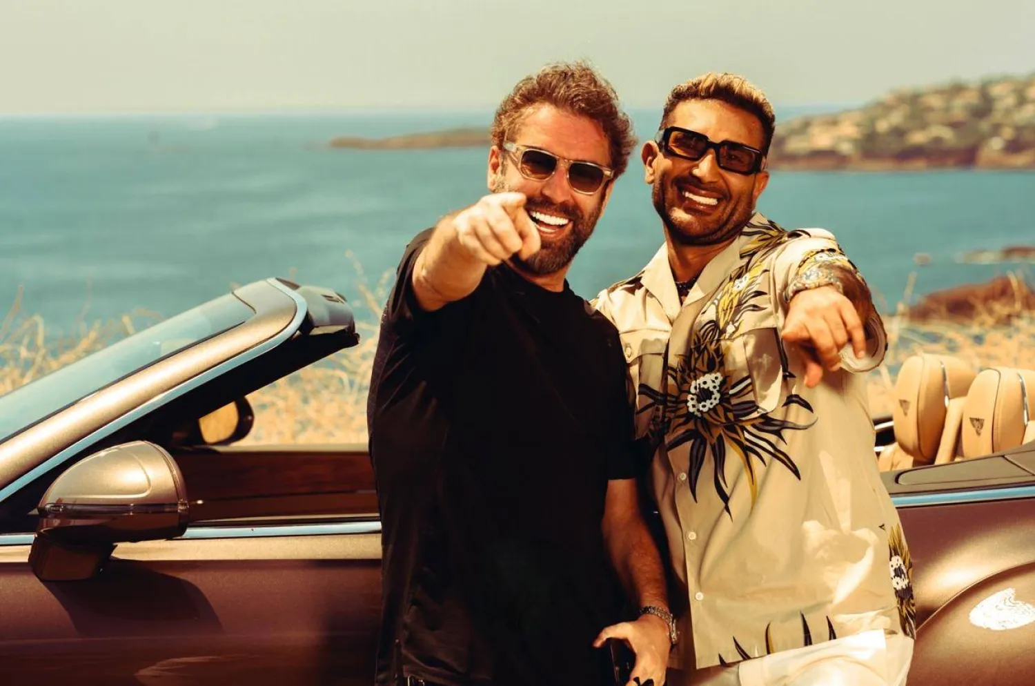 الماروق وأحمد سعد خلال تصوير أغنيته الجديدة (سعيد الماروق)