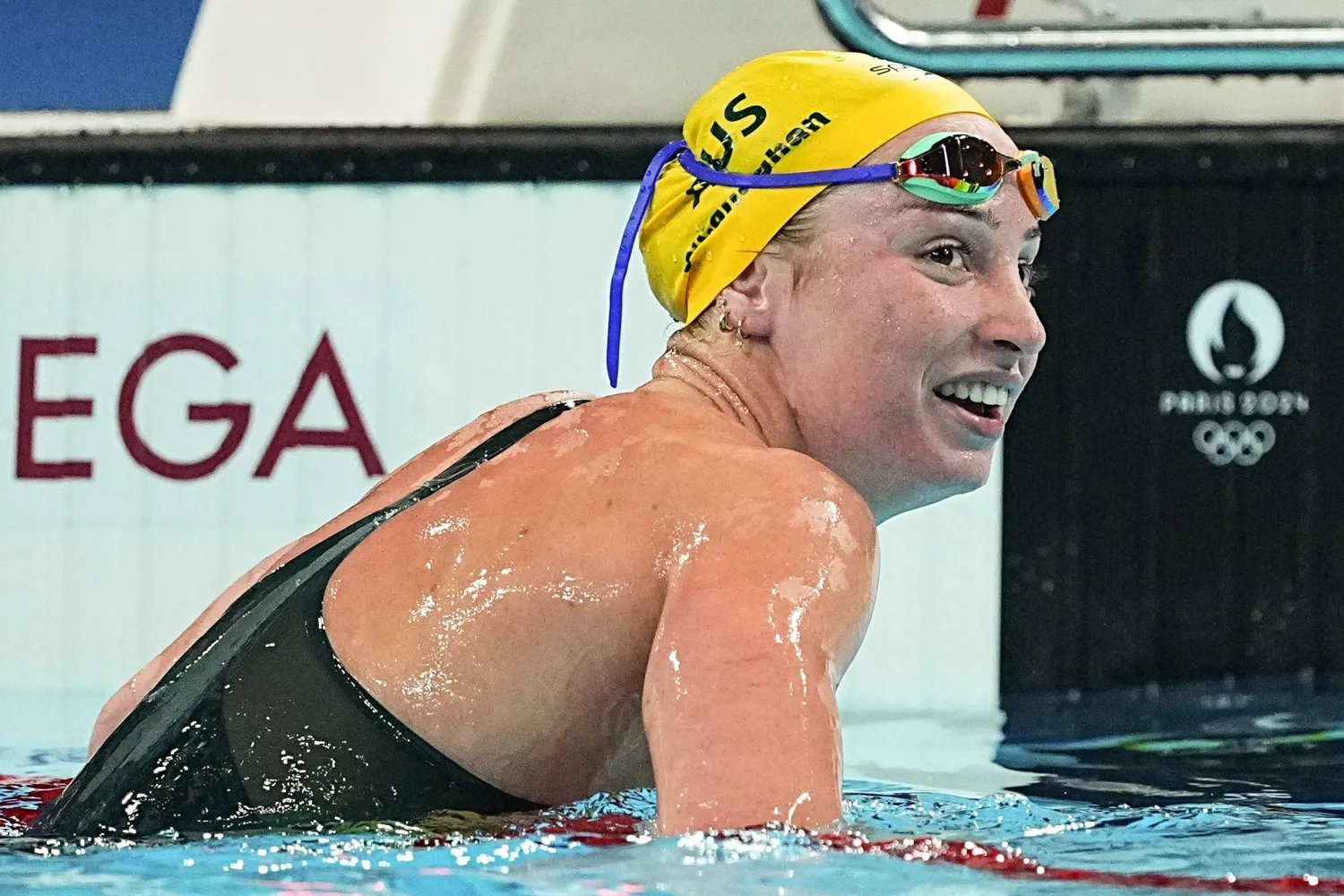 السباحة الأسترالية مولي أوكالاغان بطلة سباق 200م حرة (د.ب.أ)