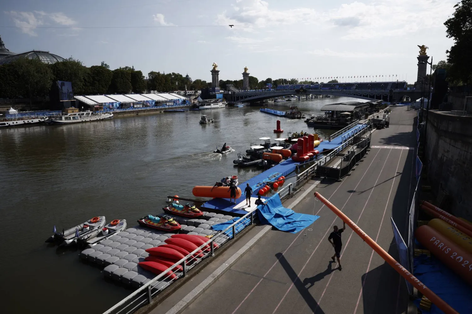 مياه نهر السين تحت المجهر في منافسات أولمبياد باريس (رويترز)