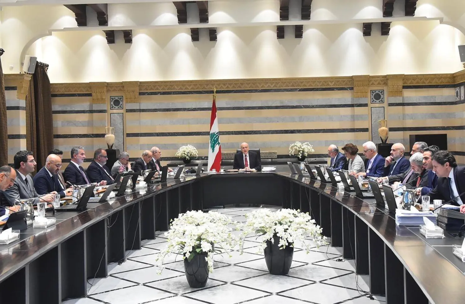 ميقاتي مترئساً جلسة الحكومة الطارئة التي دعا إليها إثر اغتيال القيادي في «حزب الله» فؤاد شكر (رئاسة الحكومة)