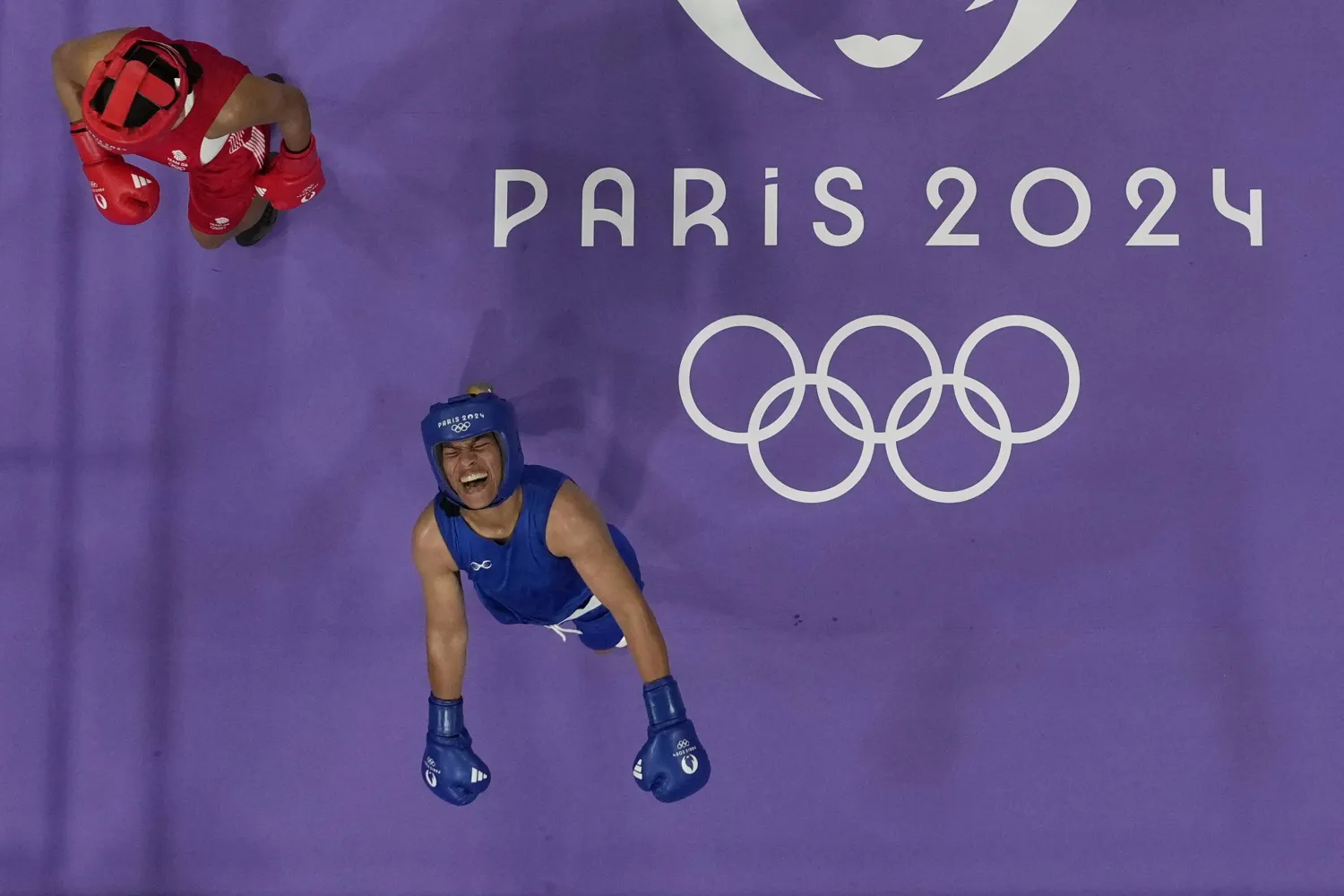 المغربية خديجة لحظة النصر (أ.ب)