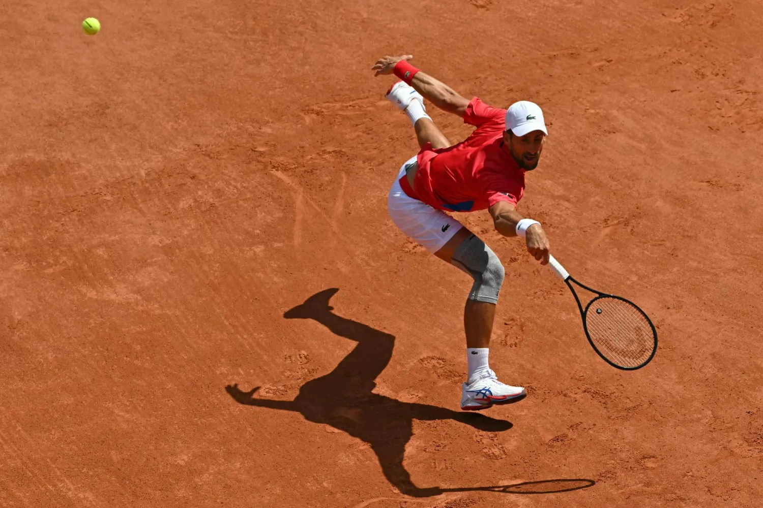 ديوكوفيتش يمني النفس بالظفر باللقب الأولمبي وهو الوحيد الذي يغيب عن سجله (أ.ف.ب)