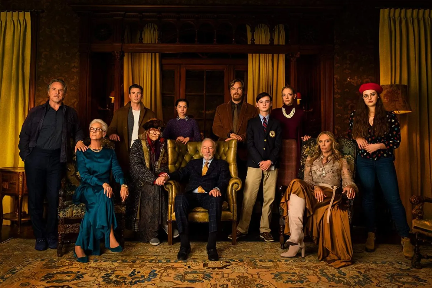 2019 yapımı ilk Bıçaklar Çekildi'de Daniel Craig'e Chris Evans, Ana de Armas, Jamie Lee Curtis ve Christopher Plummer gibi isimler eşlik etmişti (Lionsgate)