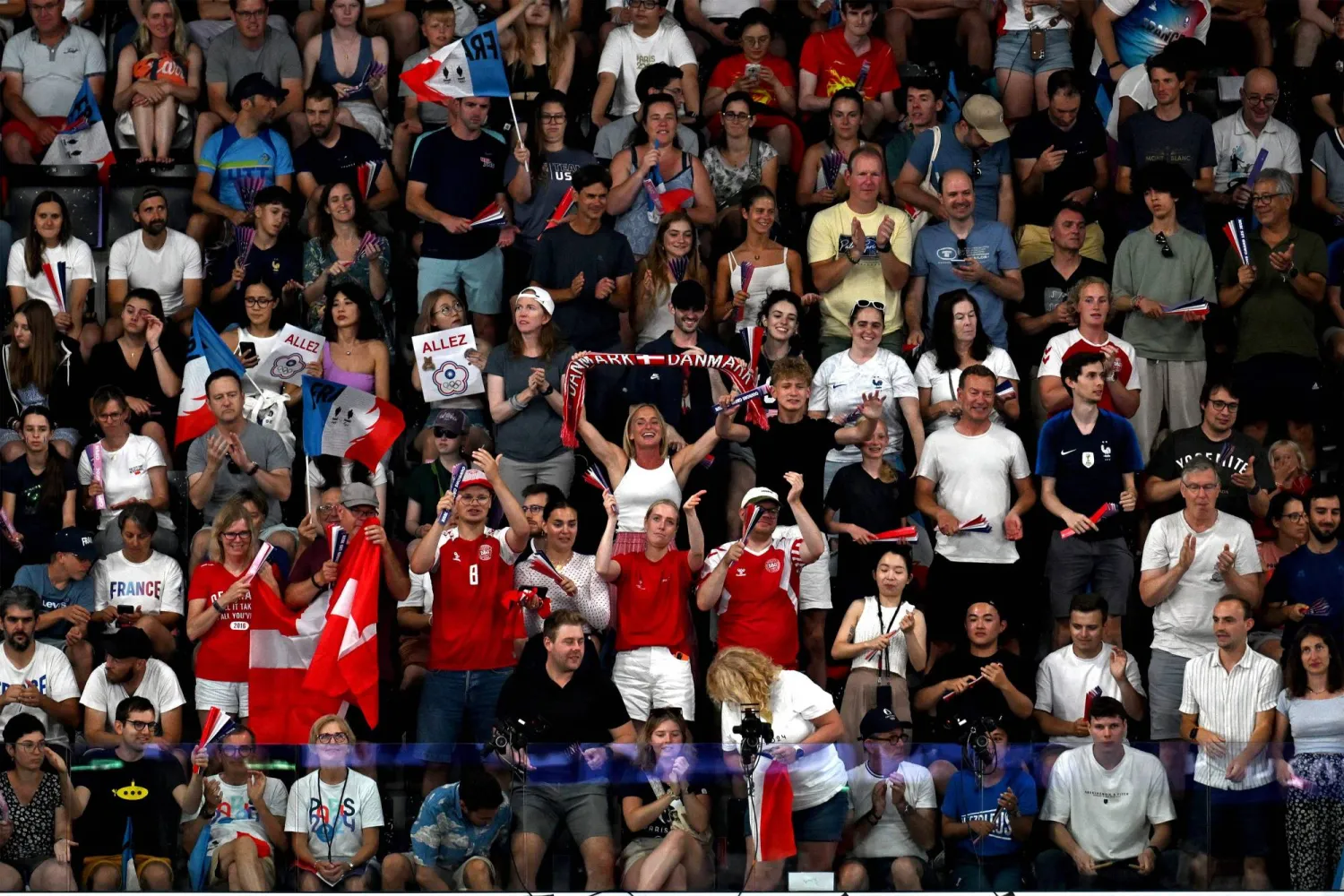 ملاعب الأولمبياد شهدت حضورا جماهيريا لافتا في جميع الرياضات (أ.ف.ب)