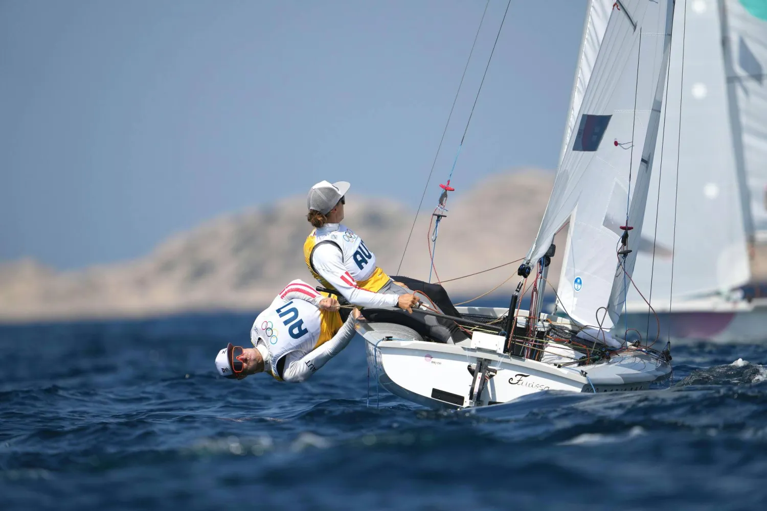 لارا فادلو ولوكاس ماير (د.ب.أ)