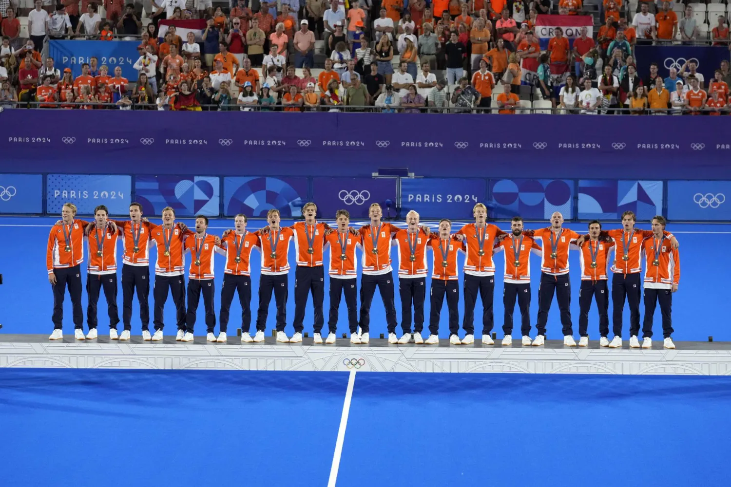 من مراسم تتويج منتخب هولندا بذهبية الهوكي ضمن منافسات أولمبياد باريس 2024 (أ.ب)