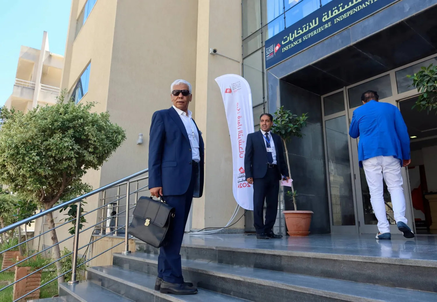 الناشط السياسي التونسي الصافي سعيد يعلن انسحابه من الانتخابات الرئاسية (رويترز)