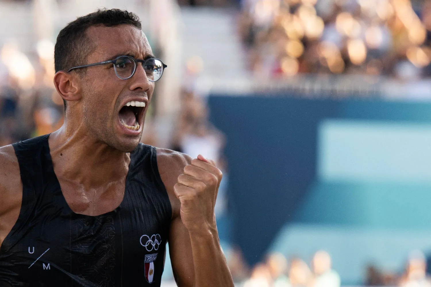 الجندي محتفلا بإنجازه الثمين (أ.ف.ب)