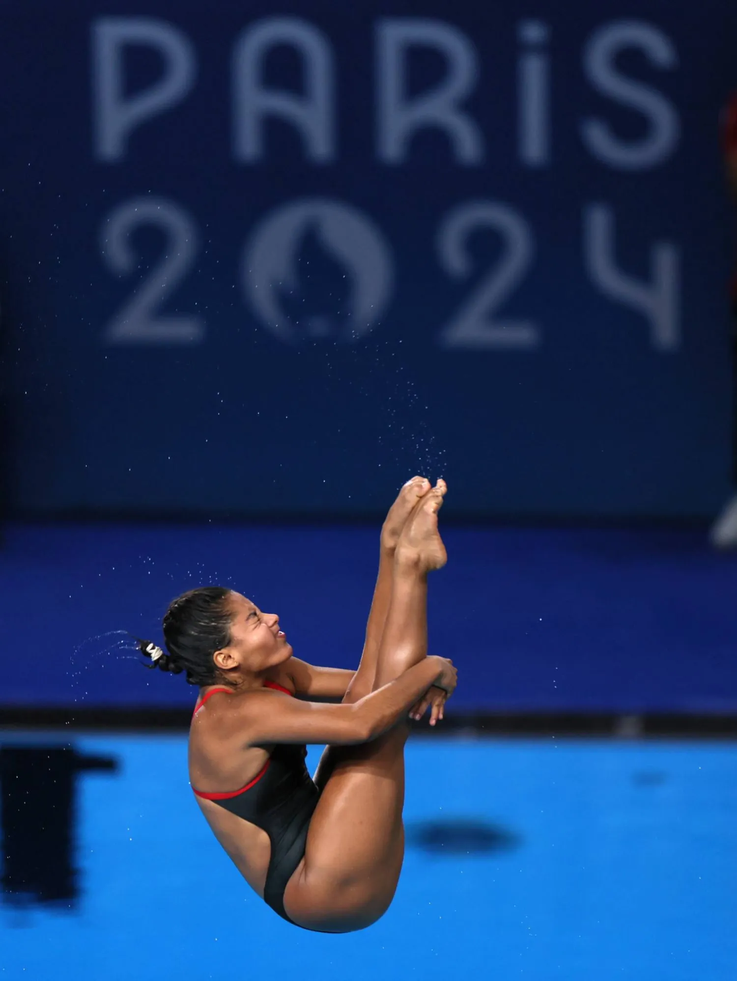 أليخاندرا إستوديلو توريس من المكسيك فى نهائي القفز من منصة متحركة 3 أمتار للسيدات (رويترز)