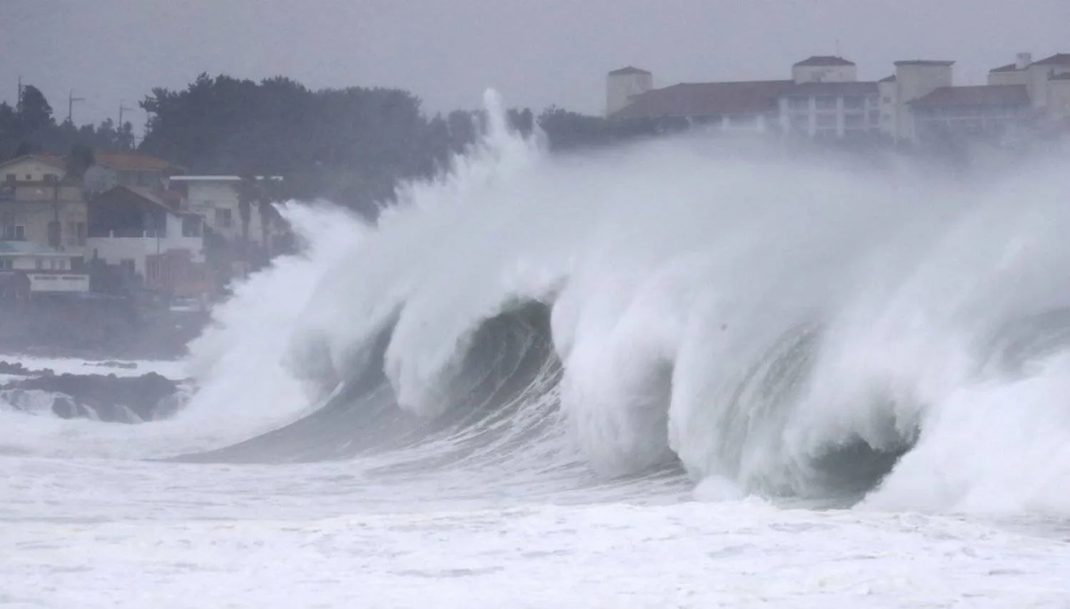 File photo: High waves crash a shore as Typhoon Maysak approach on Jeju Island, South Korea, Wednesday, Sept. 2, 2020. (AP)
