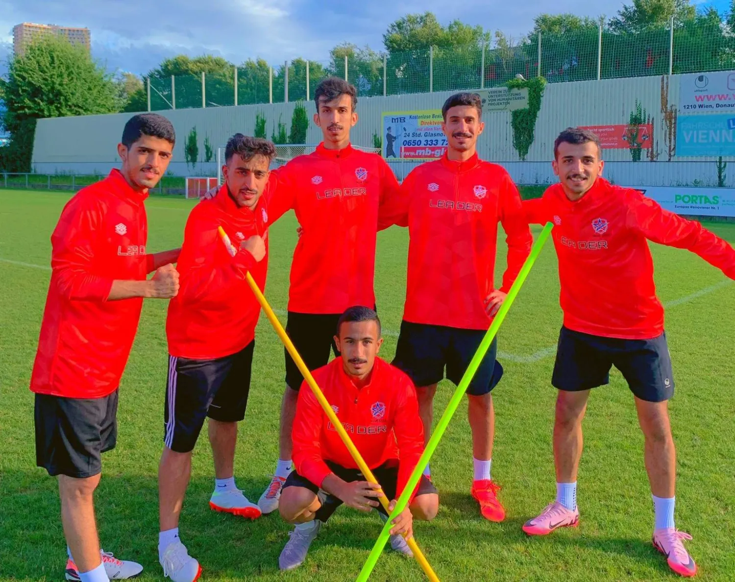 لاعبو نادي النجم الأزرق خلال معسكر النمسا (نادي النجم الأزرق)