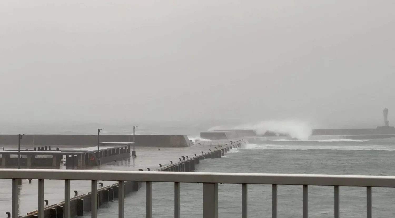 Waves crash amid Typhoon Ampil, in Hachijo, Tokyo Prefecture, Japan, August 16, 2024, in this screen grab obtained from a social media video. X/@kunisawanet/via REUTERS