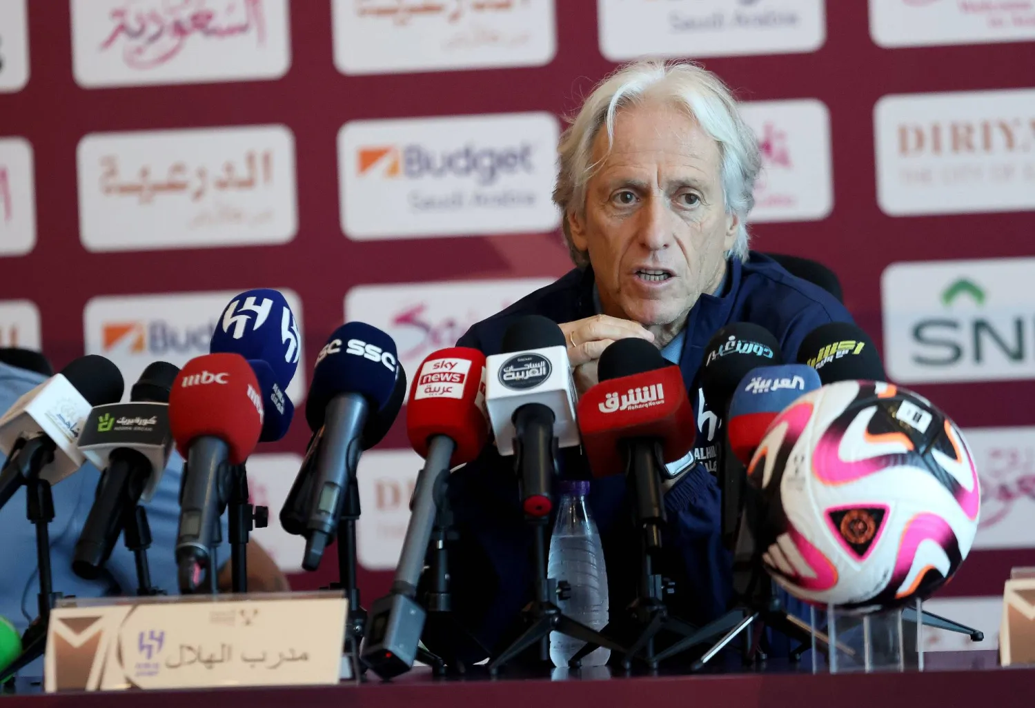 خيسوس في المؤتمر الصحافي الخاص بنهائي كأس السوبر (تصوير: مشعل القدير)