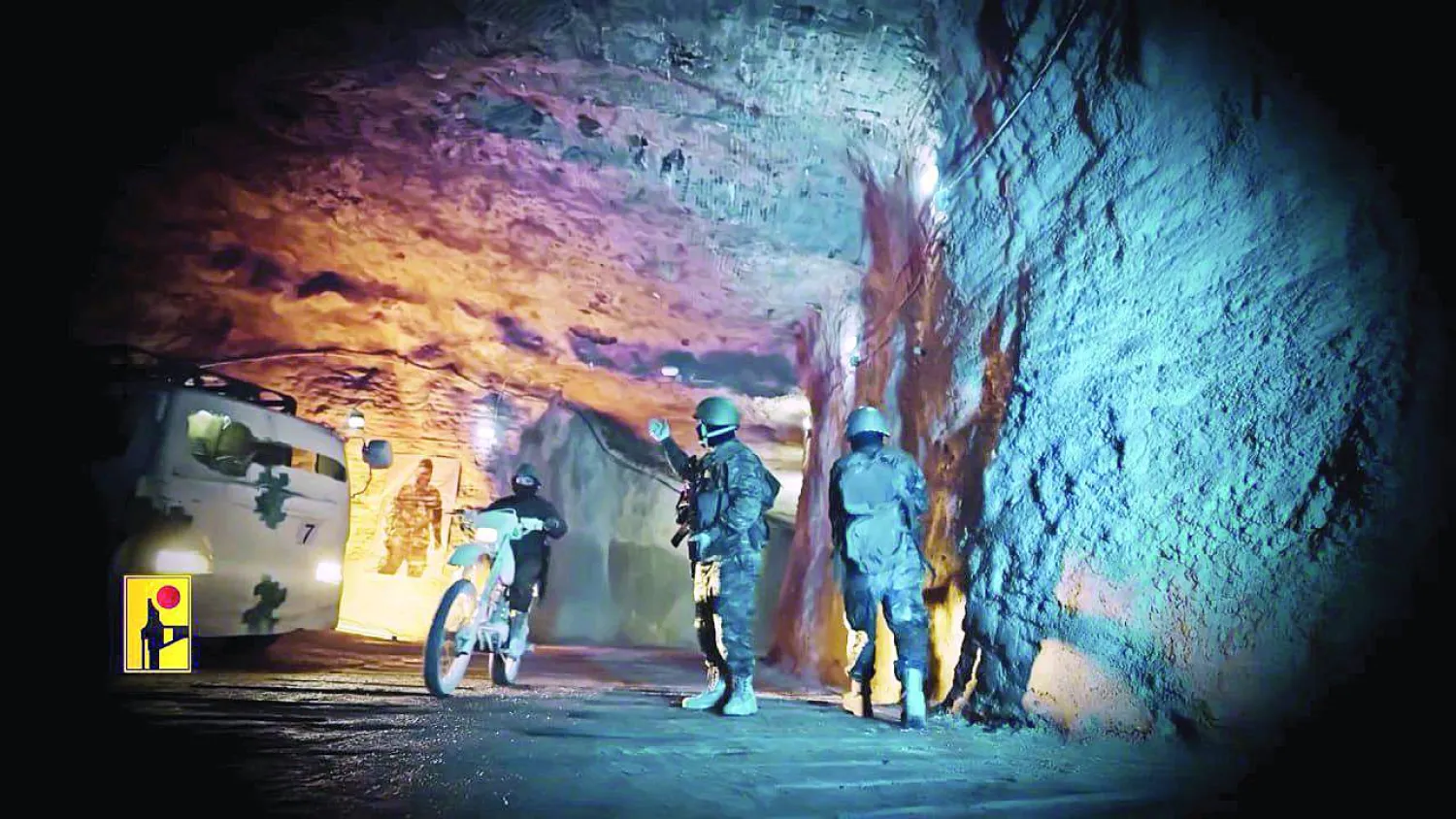 
لقطة من فيديو بثه «حزب الله» أمس لواحد من أكبر أنفاقه حيث يخزن صواريخه (إعلام «حزب الله» على «تلغرام»)