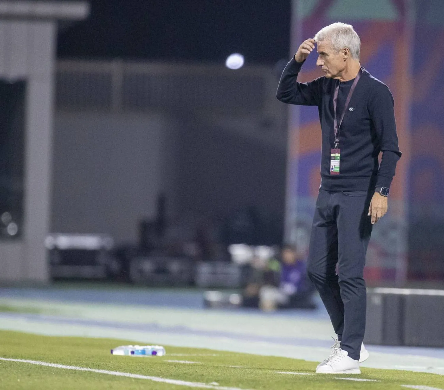 كاسترو بات مهدَّداً بالإقالة من تدريب النصر (تصوير: سعد الدوسري)