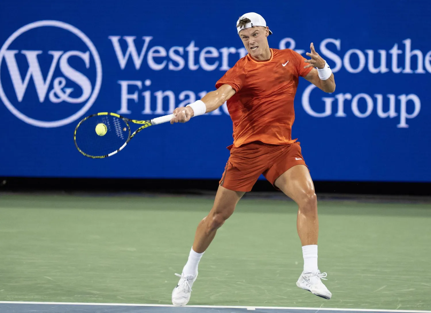 هولغر رون (رويترز)