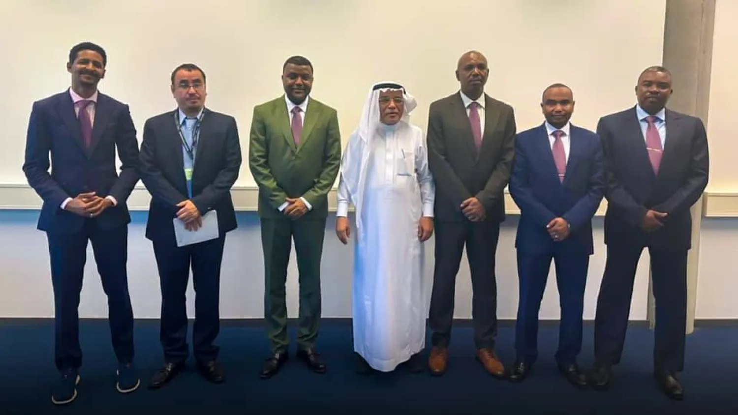 السفير السعودي لدى السودان علي بن جعفر حسن مع وفد «الدعم السريع» إلى جنيف (الدعم السريع)