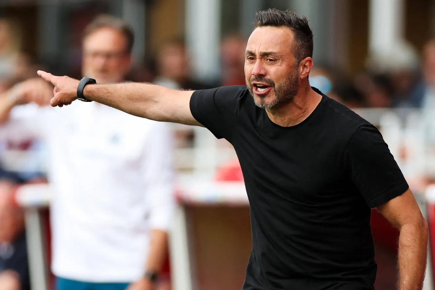 دي زيربي مدرب مارسيليا يدافع عن لاعبه غرينوود (أ.ف.ب)